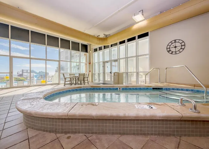 Phoenix Gulf Towers 2401